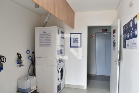 Área comum - Lavanderia de kitnet/studio para alugar com 1 quarto, 25m² em Centro, Curitiba