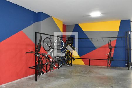Área comum - Bicicletário de kitnet/studio para alugar com 1 quarto, 25m² em Centro, Curitiba