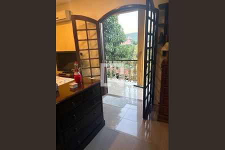 Casa à venda com 4 quartos, 200m² em Maravista, Niterói