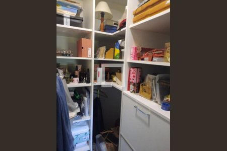 Casa à venda com 4 quartos, 200m² em Maravista, Niterói