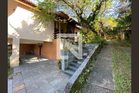 Casa à venda com 4 quartos, 300m² em Maria Paula, Niterói