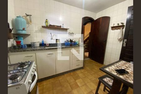 Casa à venda com 4 quartos, 300m² em Maria Paula, Niterói