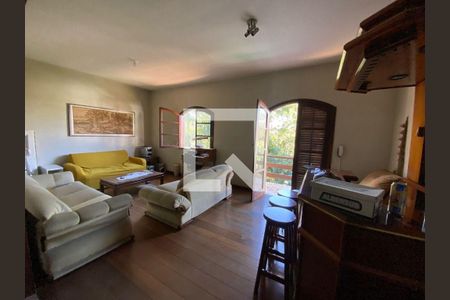 Casa à venda com 4 quartos, 300m² em Maria Paula, Niterói