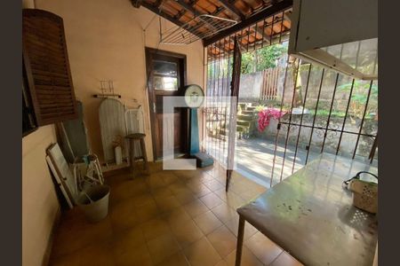 Casa à venda com 4 quartos, 300m² em Maria Paula, Niterói