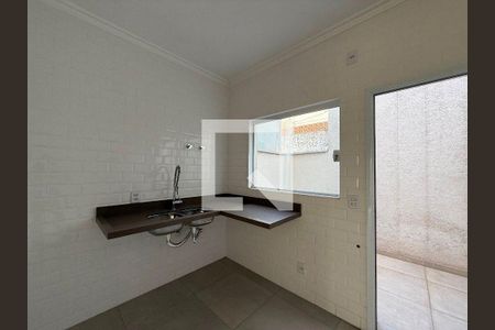 Casa à venda com 2 quartos, 93m² em Parque Sao Domingos, São Paulo