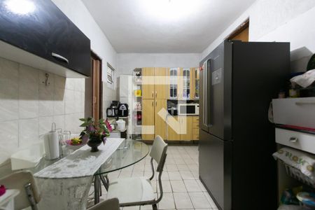 Cozinha 1 de casa à venda com 6 quartos, 200m² em Conjunto Habitacional Aguia de Haia, São Paulo