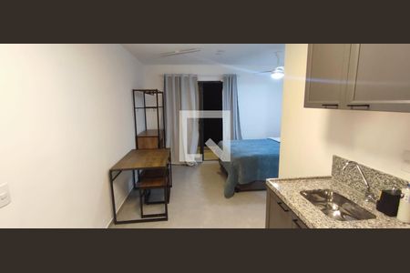 Cozinha de kitnet/studio para alugar com 1 quarto, 25m² em Pinheiros, São Paulo