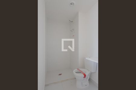 Banheiro de kitnet/studio para alugar com 1 quarto, 25m² em Pinheiros, São Paulo