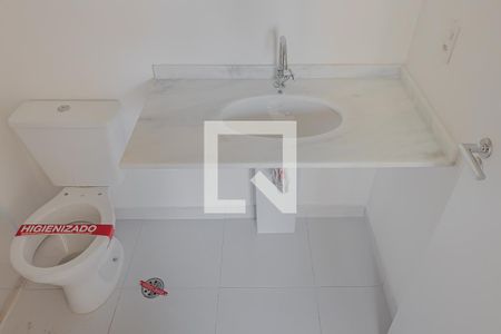 Banheiro de kitnet/studio para alugar com 1 quarto, 25m² em Pinheiros, São Paulo