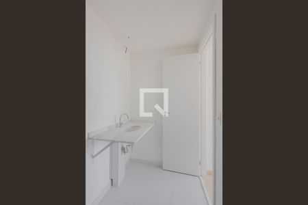 Banheiro de kitnet/studio para alugar com 1 quarto, 25m² em Pinheiros, São Paulo