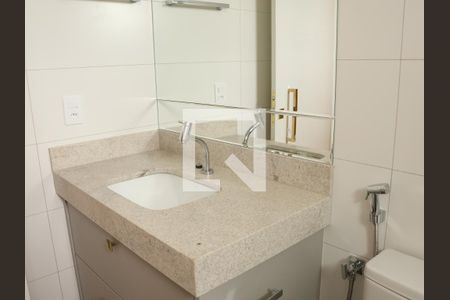 Banheiro da Suíte 1 de apartamento para alugar com 3 quartos, 120m² em Setor Marista, Goiânia