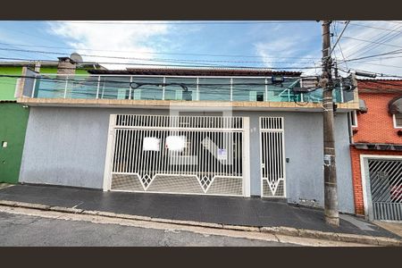 Fachada de casa à venda com 3 quartos, 225m² em Vila Humaita, Santo André