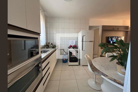 Cozinha  de apartamento à venda com 2 quartos, 55m² em Jardim Miriam, São Paulo