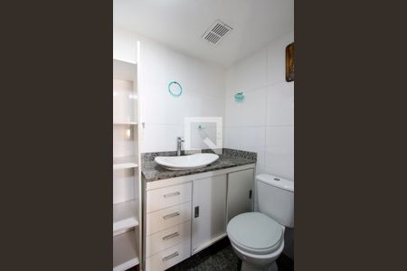 Banheiro da Suíte 3 de apartamento para alugar com 3 quartos, 200m² em Barra da Tijuca, Rio de Janeiro