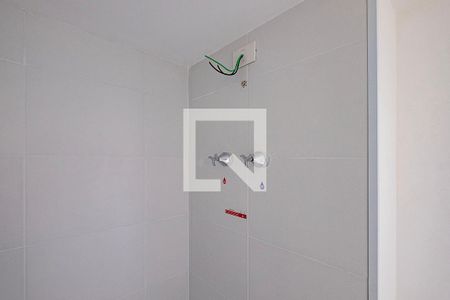 Banheiro de kitnet/studio para alugar com 1 quarto, 24m² em Pinheiros, São Paulo