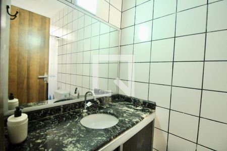 Banheiro da Suíte de apartamento para alugar com 1 quarto, 30m² em Barra, Salvador