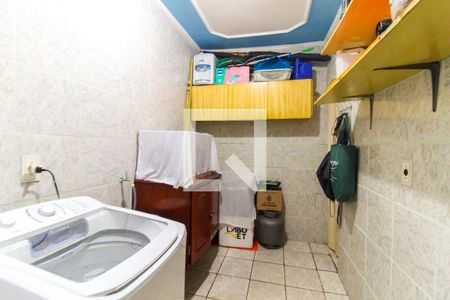 Área de serviço de casa à venda com 5 quartos, 130m² em Jardim das Camelias, São Paulo