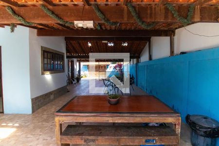 Área externa de casa à venda com 3 quartos, 450m² em Serra Grande, Niterói