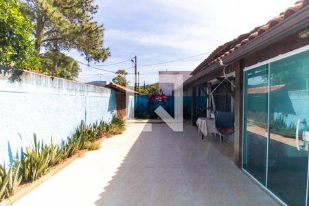 Área externa de casa à venda com 3 quartos, 450m² em Serra Grande, Niterói