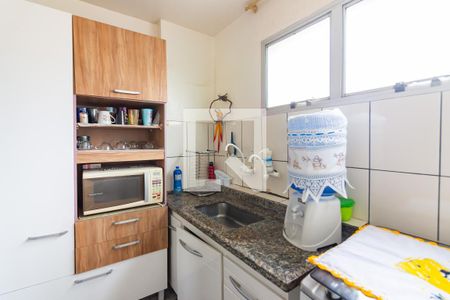 Cozinha  de apartamento à venda com 2 quartos, 58m² em Piratininga, Osasco