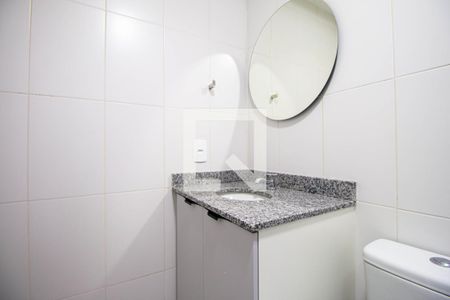 Banheiro de apartamento para alugar com 1 quarto, 29m² em Campo Belo, São Paulo