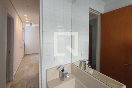 Banheiro de apartamento para alugar com 2 quartos, 49m² em Parque São Jorge, Campinas