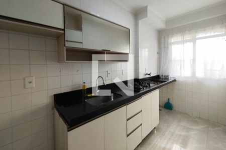 Cozinha de apartamento para alugar com 2 quartos, 49m² em Parque São Jorge, Campinas
