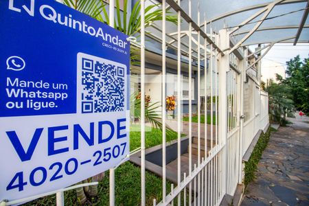 Plaquinha de apartamento à venda com 2 quartos, 68m² em Petrópolis, Porto Alegre