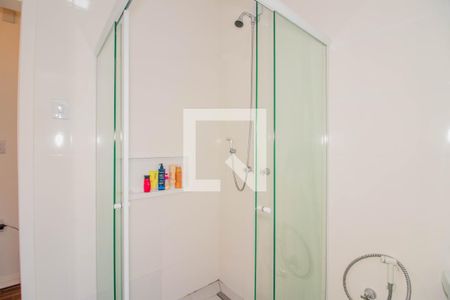 Banheiro de apartamento à venda com 2 quartos, 68m² em Petrópolis, Porto Alegre