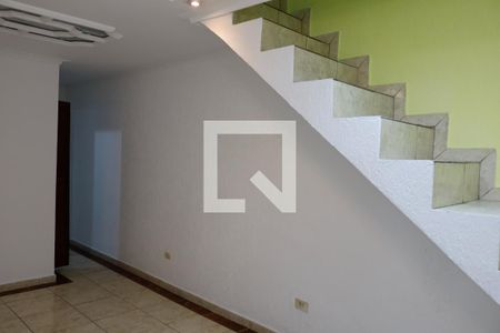 sala de casa para alugar com 3 quartos, 160m² em Jardim Elvira, Osasco