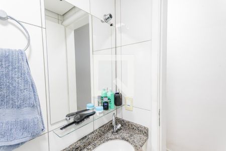 Banheiro de apartamento à venda com 2 quartos, 55m² em Vila Curuçá, Santo André