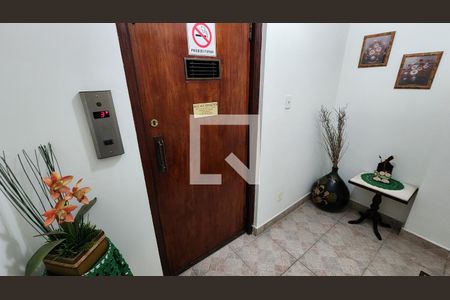 Hall de apartamento para alugar com 3 quartos, 154m² em Boqueirão, Santos