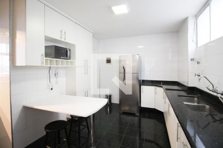 Cozinha de apartamento à venda com 2 quartos, 98m² em Chácara Itaim, São Paulo