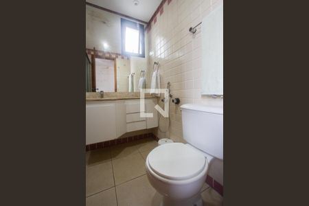 Banheiro do Quarto 1 de apartamento para alugar com 3 quartos, 130m² em Santo Amaro, São Paulo