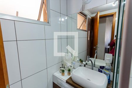 Banheiro de apartamento à venda com 2 quartos, 53m² em Parque das Nações, Santo André