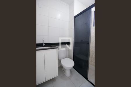Banheiro de kitnet/studio para alugar com 1 quarto, 29m² em Vila Ernesto, São Paulo