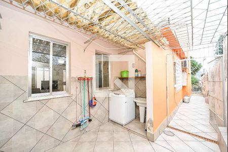 Casa à venda com 150m², 4 quartos e 2 vagas Casa à venda com 150m², 4 quartos e 2 vagasÁrea de Serviço