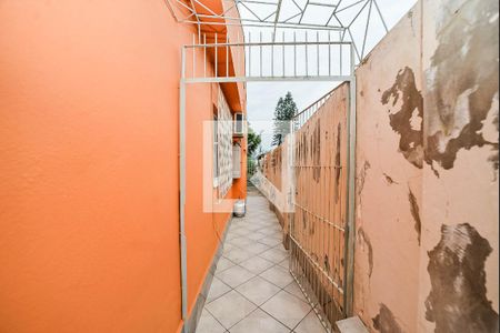 Casa à venda com 150m², 4 quartos e 2 vagas Casa à venda com 150m², 4 quartos e 2 vagasLateral/Pátio