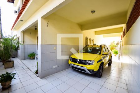Garagem de casa de condomínio à venda com 5 quartos, 243m² em Del Castilho, Rio de Janeiro