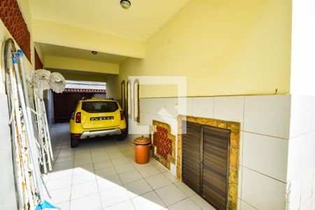 Garagem de casa de condomínio à venda com 5 quartos, 243m² em Del Castilho, Rio de Janeiro