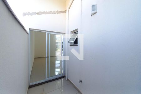 Área de luz - Sala de casa de condomínio para alugar com 3 quartos, 190m² em Swiss Park, Campinas
