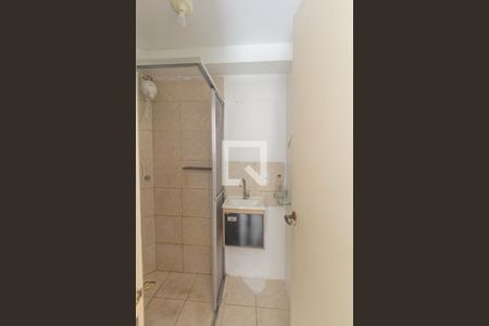 Banheiro de apartamento à venda com 2 quartos, 42m² em Olaria, Canoas