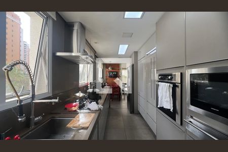 Cozinha de apartamento para alugar com 4 quartos, 221m² em Paraíso, São Paulo