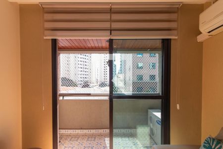 Varanda da Sala de apartamento à venda com 3 quartos, 77m² em Vila Nova Conceição, São Paulo