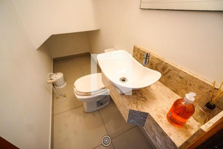 Lavabo de casa à venda com 3 quartos, 165m² em Vila Carrão, São Paulo