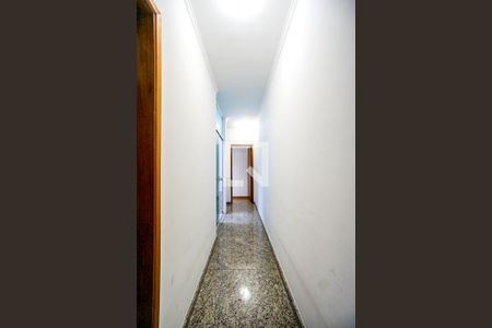 Corredor dos quartos de casa à venda com 3 quartos, 165m² em Vila Carrão, São Paulo