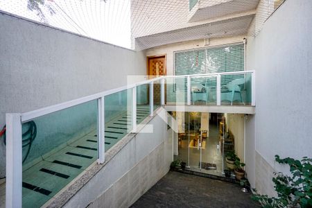 Garagem de casa à venda com 3 quartos, 165m² em Vila Carrão, São Paulo