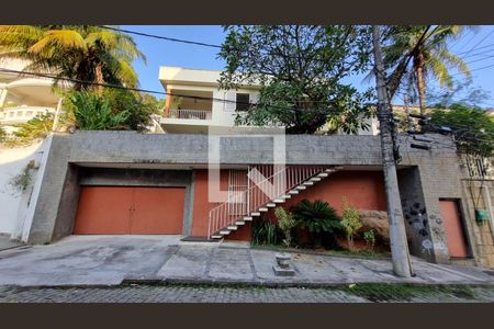 Fachada de casa à venda com 6 quartos, 658m² em Tijuca, Rio de Janeiro