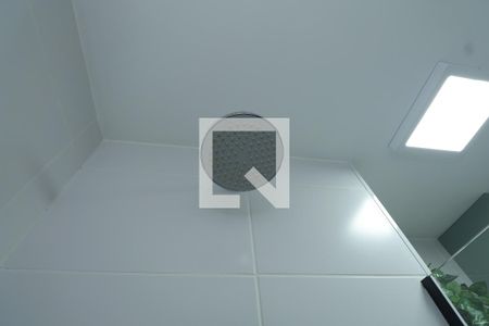 Banheiro de apartamento para alugar com 1 quarto, 27m² em Tucuruvi, São Paulo