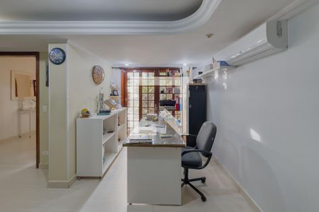 Sala de casa à venda com 3 quartos, 250m² em Vila Mariana, São Paulo